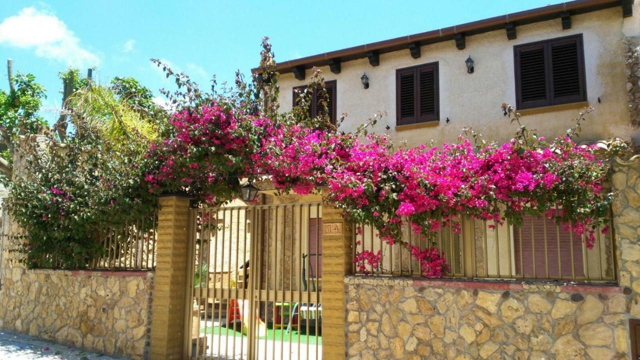 Casa Vacanze Mediterraneo Villa Тре Фонтане Екстериор снимка