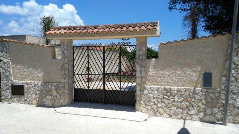 Casa Vacanze Mediterraneo Villa Тре Фонтане Екстериор снимка