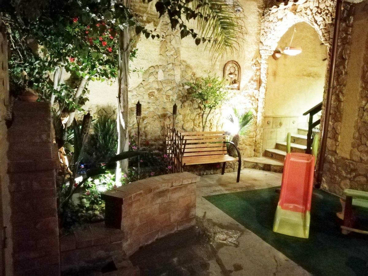 Casa Vacanze Mediterraneo Villa Тре Фонтане Екстериор снимка