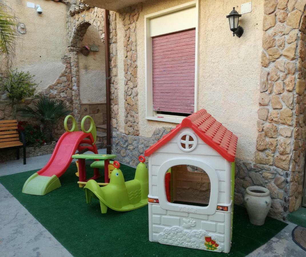 Casa Vacanze Mediterraneo Villa Тре Фонтане Екстериор снимка